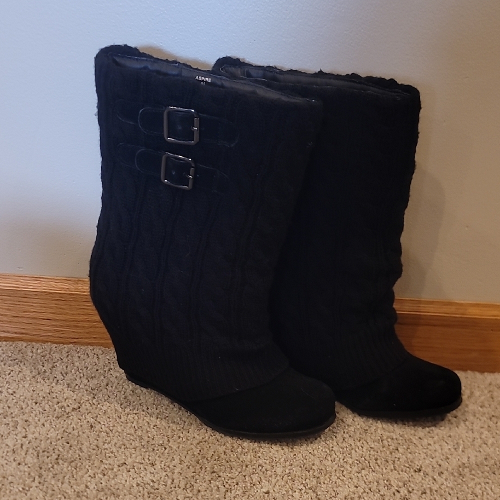 STEVE MADDEN Black Wedge Boots